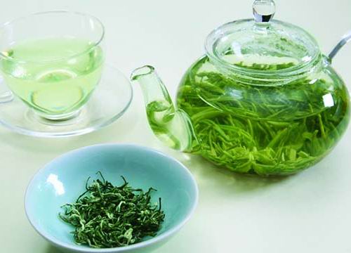 贫<a href=/shicai/rouqin/Xue/index.html target=_blank><u>血</u></a>的人不适合喝绿茶