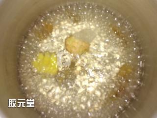 <a href=/shicai/shuichanpin/HuaJiao/index.html target=_blank><u>花胶</u></a>炖红<a href=/shicai/guopin/Zao/index.html target=_blank><u>枣</u></a><a href=/shicai/mimian/NiuNai/index.html target=_blank><u>牛奶</u></a>