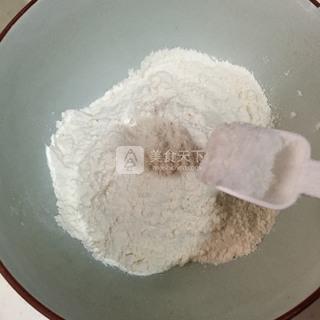 <a href=/shicai/shucai/QinCai/index.html target=_blank><u>芹菜</u></a><a href=/shicai/rouqin/JiDan/index.html target=_blank><u>鸡蛋</u></a>饼