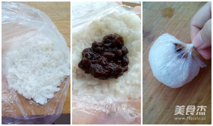 豆沙<a href=/shicai/mimian/NuoMi/index.html target=_blank><u>糯米</u></a><a href=/shicai/mimian/MianBao/index.html target=_blank><u>面包</u></a>的做法