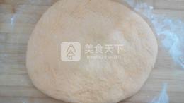 <a href=/shicai/shucai/NanGua/index.html target=_blank><u>南瓜</u></a>玫瑰<a href=/shicai/mimian/MianBao/index.html target=_blank><u>面包</u></a>