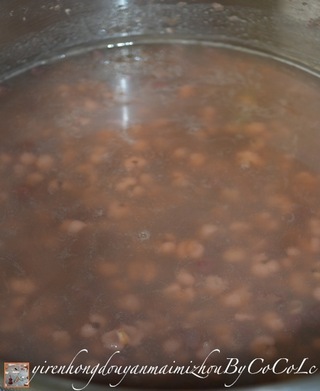 薏仁<a href=/shicai/mimian/HongDou/index.html target=_blank><u>红豆</u></a><a href=/shicai/mimian/YanMai/index.html target=_blank><u>燕麦</u></a>米粥