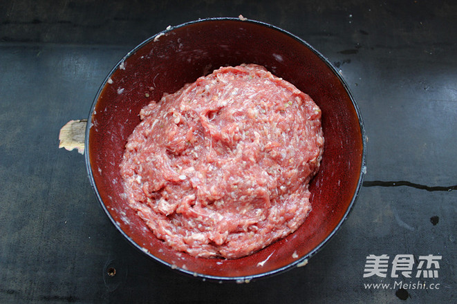 <a href=/shicai/shucai/DongGua/index.html target=_blank><u>冬瓜</u></a><a href=/shicai/rouqin/YangRou/index.html target=_blank><u>羊肉</u></a>丸子汤的做法