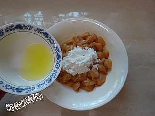 彩椒<a href=/shicai/guopin/YaoGuo/index.html target=_blank><u>腰果</u></a>鸡丁