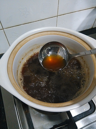 秋<a href=/shicai/guopin/Li/index.html target=_blank><u>梨</u></a>膏