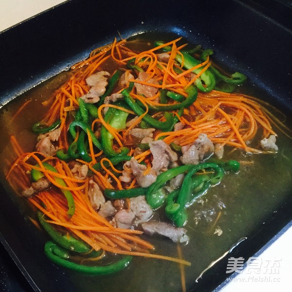 圆椒瘦肉面的做法