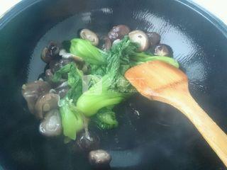 <a href=/shicai/shucai/XiangGu/index.html target=_blank><u>香菇</u></a>扒<a href=/shicai/shucai/YouCai/index.html target=_blank><u>油菜</u></a>