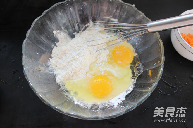 仙菇<a href=/shicai/rouqin/JiDan/index.html target=_blank><u>鸡蛋</u></a>饼的做法