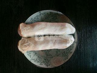 <a href=/shicai/shucai/XingBaoGu/index.html target=_blank><u><a href=/shicai/guopin/Xing/index.html target=_blank><u>杏</u></a>鲍菇</u></a>炒<a href=/shicai/rouqin/JiDan/index.html target=_blank><u>鸡蛋</u></a>