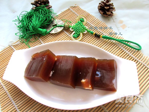 美味<a href=/shicai/rouqin/ZhuTi/index.html target=_blank><u>猪蹄</u></a>冻的做法