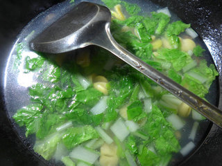 五号菜<a href=/shicai/shucai/CanDou/index.html target=_blank><u>蚕豆</u></a>汤