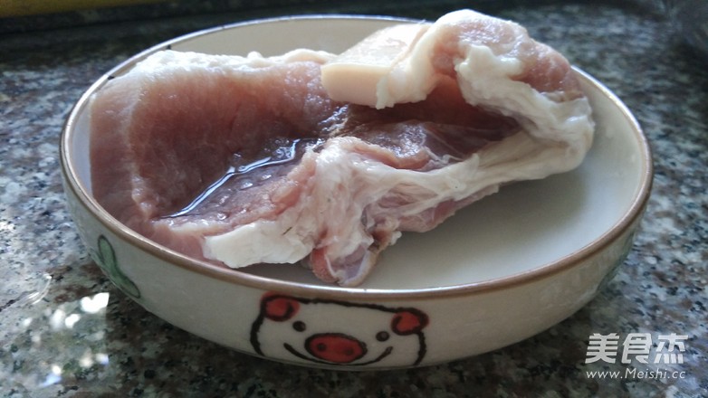 <a href=/shicai/shucai/WanDou/index.html target=_blank><u>豌豆</u></a><a href=/shicai/shucai/HuLuoBo/index.html target=_blank><u>胡<a href=/shicai/shucai/LuoBo/index.html target=_blank><u>萝卜</u></a></u></a>炒肉的做法