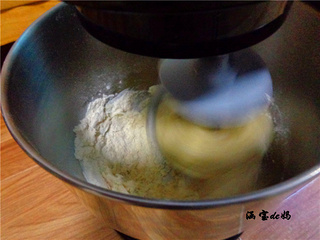 <a href=/shicai/mimian/SuanNai/index.html target=_blank><u>酸奶</u></a>土司