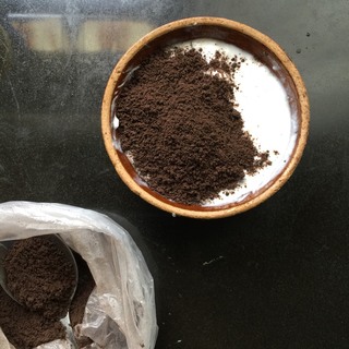 自制<a href=/shicai/mimian/SuanNai/index.html target=_blank><u>酸奶</u></a>盆栽