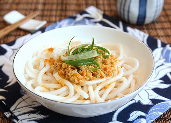 怎么做蟹炒凉拌乌冬?