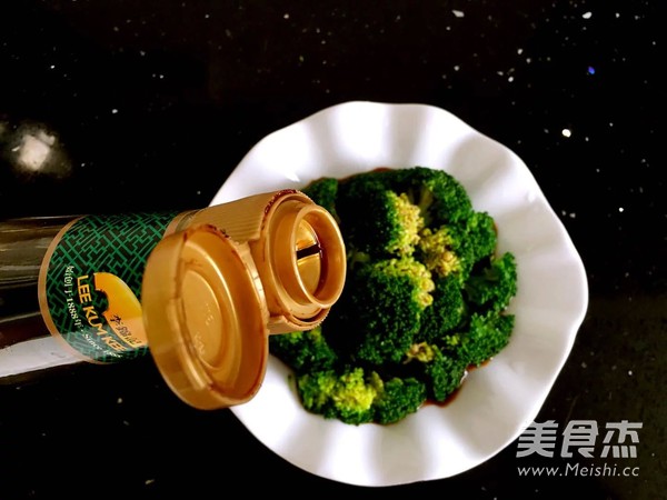 豉油<a href=/shicai/shucai/XiLanHua/index.html target=_blank><u>西兰花</u></a>的做法