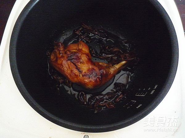 陈皮豉油<a href=/shicai/rouqin/JiTui/index.html target=_blank><u>鸡腿</u></a>(电饭锅版)的做法