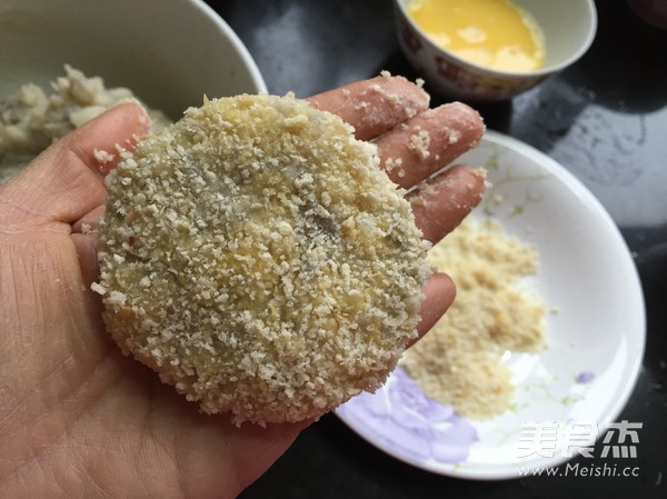 日式虾仁<a href=/shicai/shucai/TuDou/index.html target=_blank><u>土豆</u></a>饼的做法