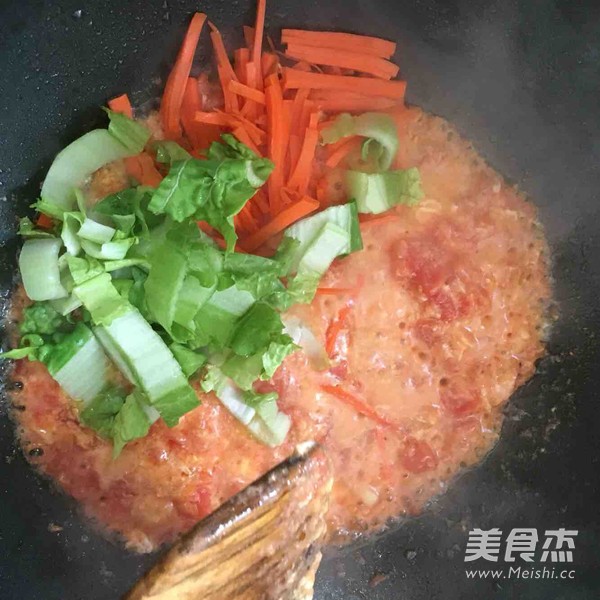 <a href=/shicai/shucai/XiHongShi/index.html target=_blank><u>西红柿</u></a><a href=/shicai/rouqin/JiDan/index.html target=_blank><u>鸡蛋</u></a>焖面的做法