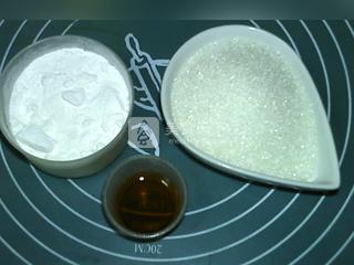 玫瑰<a href=/shicai/guopin/HeiZhiMa/index.html target=_blank><u>黑<a href=/shicai/guopin/ZhiMa/index.html target=_blank><u>芝麻</u></a></u></a>汤圆馅