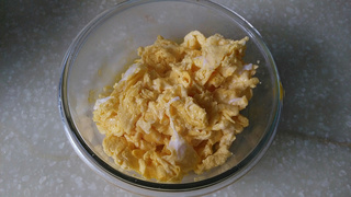 <a href=/shicai/shucai/QiuKui/index.html target=_blank><u>秋葵</u></a>炒蛋