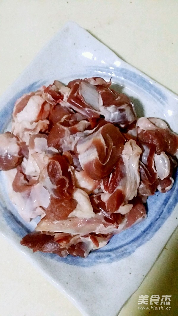 酱焖<a href=/shicai/rouqin/YangRou/index.html target=_blank><u>羊肉</u></a>的做法