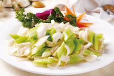 <a href=/shicai/shucai/XiQin/index.html target=_blank><u>西芹</u></a><a href=/shicai/shucai/BaiHe/index.html target=_blank><u>百合</u></a>