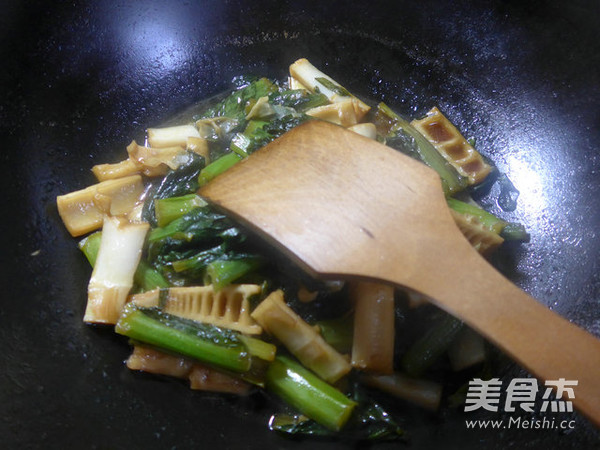 雷笋烧天菜芯的做法