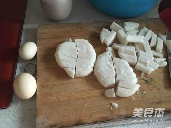 红<a href=/shicai/guopin/Zao/index.html target=_blank><u>枣</u></a><a href=/shicai/rouqin/JiDan/index.html target=_blank><u>鸡蛋</u></a>糍粑的做法