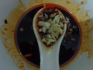 凉拌<a href=/shicai/mimian/JueGenFen/index.html target=_blank><u>蕨根粉</u></a>