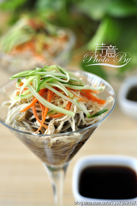 爽口蘸汁<a href=/shicai/mimian/LvDou/index.html target=_blank><u>绿豆</u></a>面