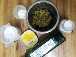 提子<a href=/shicai/mimian/MianBao/index.html target=_blank><u>面包</u></a>