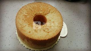 <a href=zt/qifengdg target=_blank><u>戚风蛋糕</u></a>的做法步骤：9