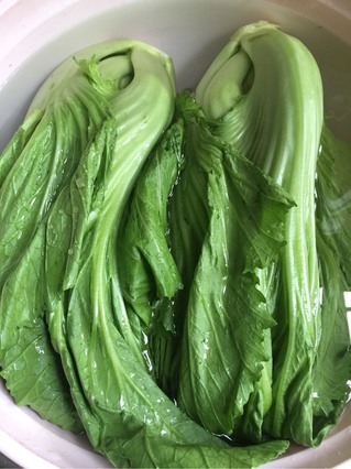 水碌菜炒<a href=/shicai/rouqin/WuHuaRou/index.html target=_blank><u>五花肉</u></a>