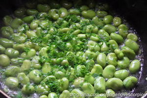 <a href=/shicai/diaoweipin/CongYou/index.html target=_blank><u>葱油</u></a><a href=/shicai/shucai/CanDou/index.html target=_blank><u>蚕豆</u></a>步骤5