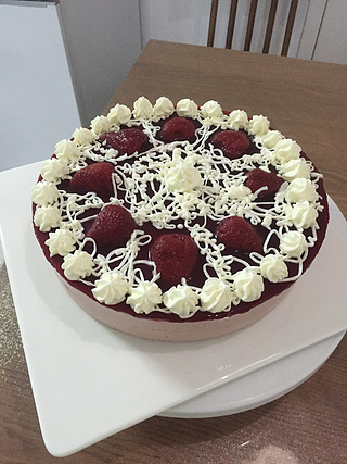 <a href=/shicai/guopin/CaoMei/index.html target=_blank><u>草莓</u></a>慕斯蛋糕