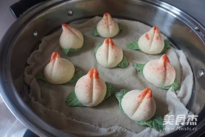萌哒哒~寿<a href=/shicai/guopin/Tao/index.html target=_blank><u>桃</u></a>馒头的做法