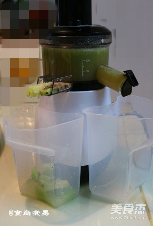 <a href=/shicai/shucai/HuangGua/index.html target=_blank><u>黄瓜</u></a>红提<a href=/shicai/guopin/NingMeng/index.html target=_blank><u>柠檬</u></a>汁的做法