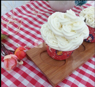 杯子<a href=/shicai/mimian/NaiYou/index.html target=_blank><u>奶油</u></a>蛋糕