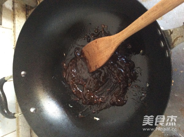 <a href=/shicai/shucai/XingBaoGu/index.html target=_blank><u><a href=/shicai/guopin/Xing/index.html target=_blank><u>杏</u></a>鲍菇</u></a><a href=/shicai/shucai/HuLuoBo/index.html target=_blank><u>胡<a href=/shicai/shucai/LuoBo/index.html target=_blank><u>萝卜</u></a></u></a>肉酱的做法