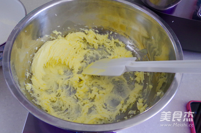 <a href=/shicai/guopin/ManYueMei/index.html target=_blank><u>蔓越莓</u></a>饼干的做法