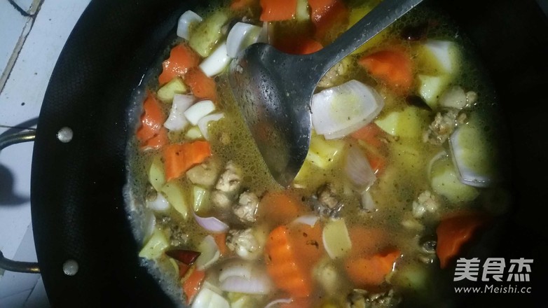 咖喱<a href=/shicai/rouqin/ZhengJi/index.html target=_blank><u>鸡肉</u></a>饭的做法