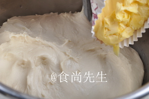 丹麦<a href=/shicai/mimian/TuSi/index.html target=_blank><u>吐司</u></a>步骤2