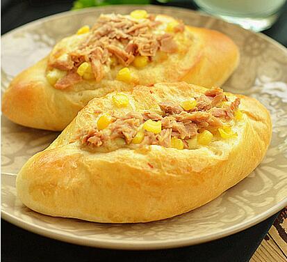 精制<a href=/shicai/shuichanpin/JinQiangYu/index.html target=_blank><u>金枪鱼</u></a><a href=/shicai/mimian/MianBao/index.html target=_blank><u>面包</u></a>怎么做?