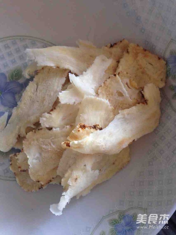 <a href=/shicai/rouqin/ZhengJi/index.html target=_blank><u>鸡肉</u></a><a href=/shicai/yaoshi/DangGui/index.html target=_blank><u>当归</u></a>酒的做法