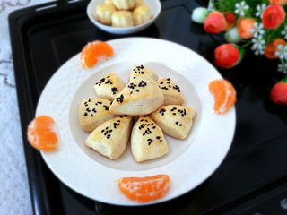 <a href=/shicai/mimian/DanNaiYou/index.html target=_blank><u>淡<a href=/shicai/mimian/NaiYou/index.html target=_blank><u>奶油</u></a></u></a>司康饼