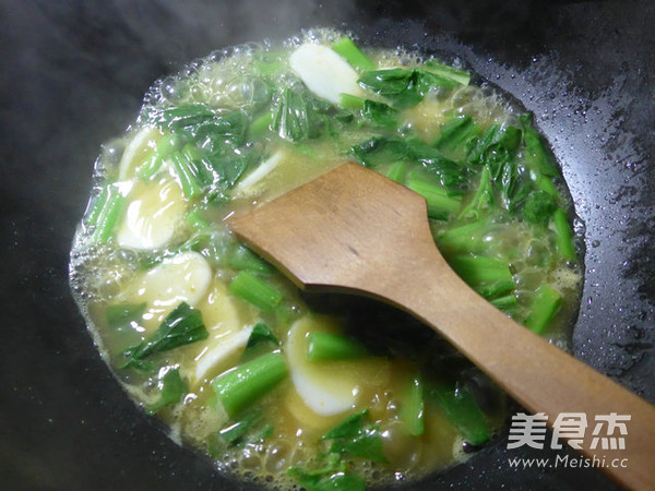 咖喱天菜芯煮<a href=/shicai/mimian/NianGao/index.html target=_blank><u>年糕</u></a>的做法