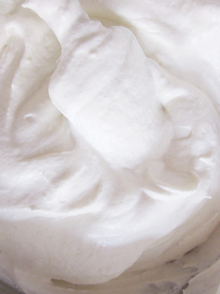 <a href=/shicai/guopin/PuTaoGan/index.html target=_blank><u><a href=/shicai/guopin/PuTao/index.html target=_blank><u>葡萄</u></a>干</u></a><a href=/shicai/guopin/ZhiMa/index.html target=_blank><u>芝麻</u></a><a href=zt/qifengdg target=_blank><u>戚风蛋糕</u></a>