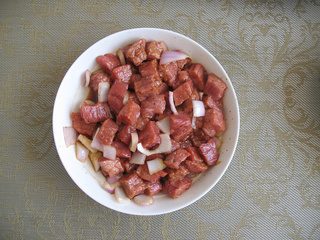 黑椒蒜子<a href=/shicai/rouqin/NiuPai/index.html target=_blank><u>牛排</u></a>