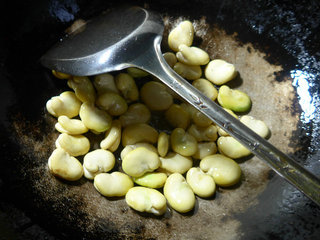 五号菜<a href=/shicai/shucai/CanDou/index.html target=_blank><u>蚕豆</u></a>汤